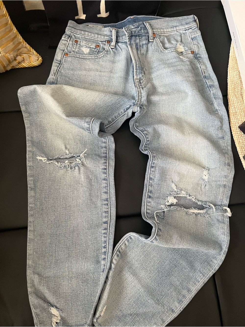 $10Gift💕🍭New Gap Mid Rise Light Wash Distressed  Jeans Buy1Get1Free❤️